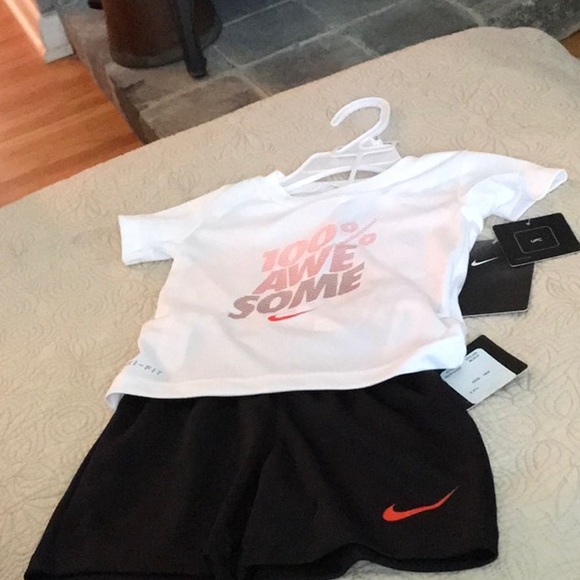 NIKE BOY SIZE 18 MONTHS 2 PIECE SET, MESS SHORTS & DRI FIT TEE 100% AWE SOME - Picture 3 of 8